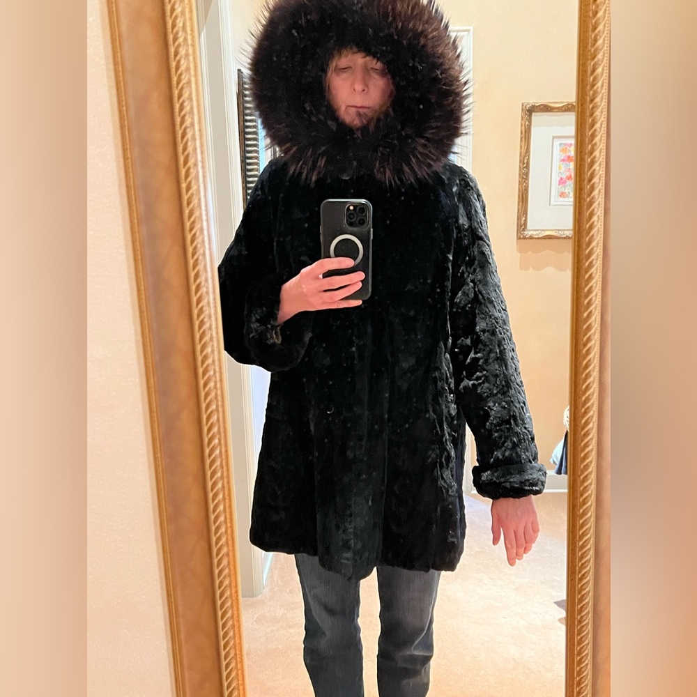 Neiman Marcus Dark Teddy Jacket with Fur Trim - Picture 6 of 6